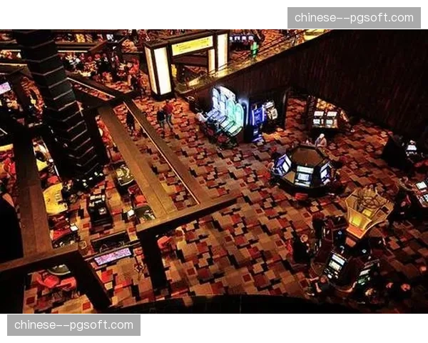 拉斯维加斯主场推出“赌城之夜”主题庆祝活动，中场进行高难度扣篮表演